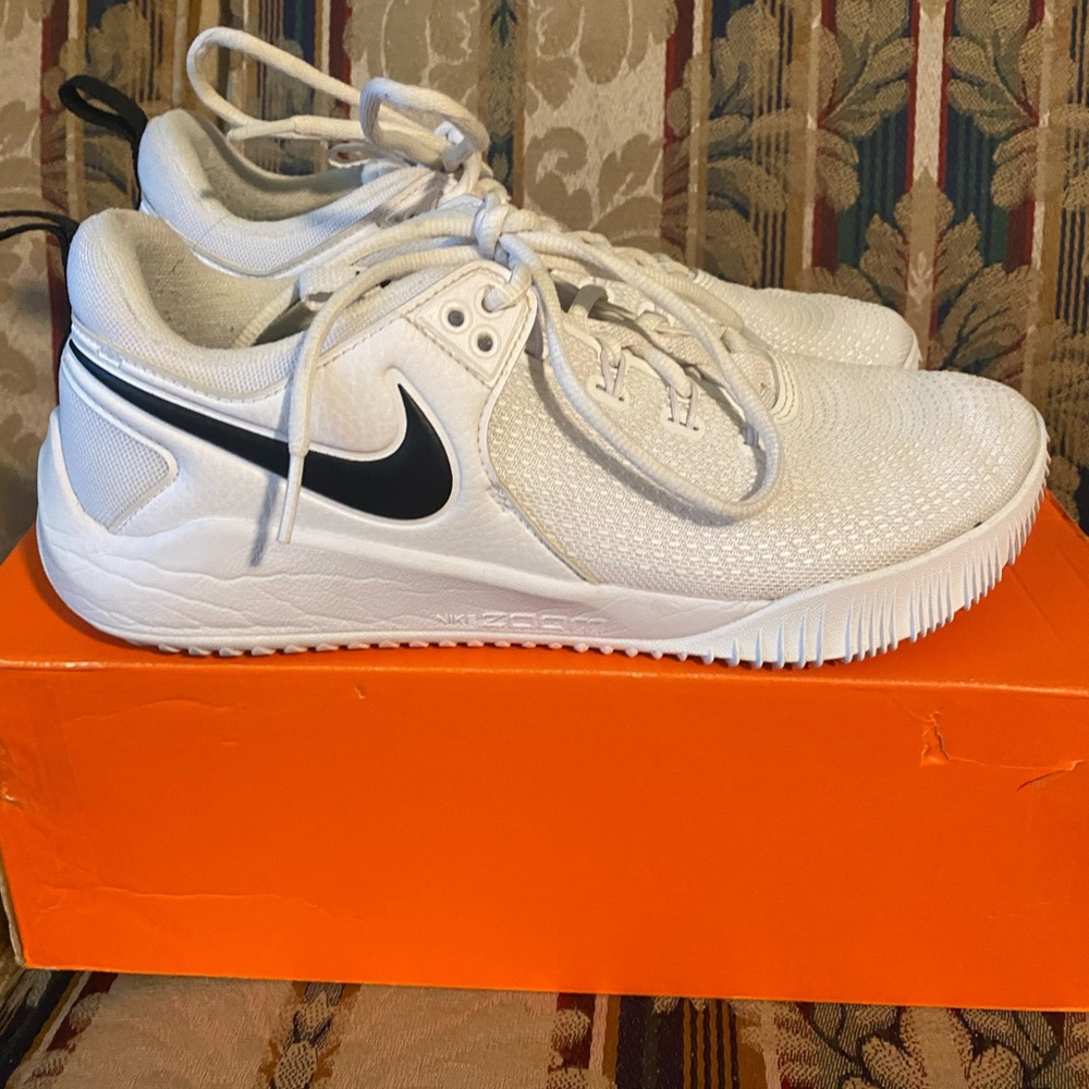 Nike Womens Air Zoom Hyperace 2 AA0286-100 White Running Shoes Sneakers and box